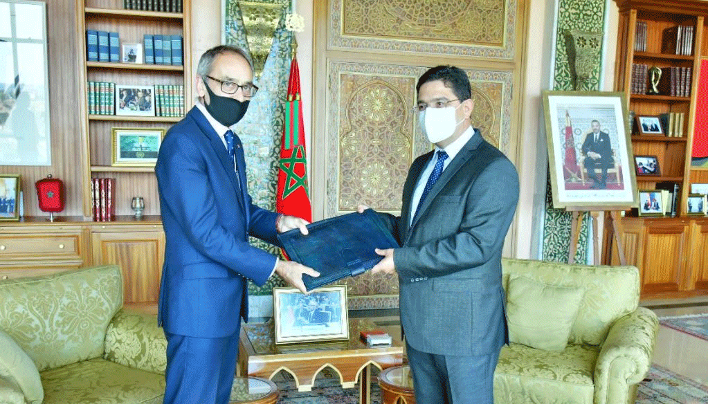 Maroc-Royaume Uni: Une coopération économique «complémentaire» Nasser Bourita, Ministre des Affaires Etrangères, et Simon Martin ambassadeur du Royaume-Uni au Maroc