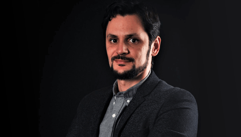 Luxe Radio suspend son émission « Les matins luxe » après un rappel à l’ordre du CSCA Rachid Achachi, chroniqueur chez Luxe Radio