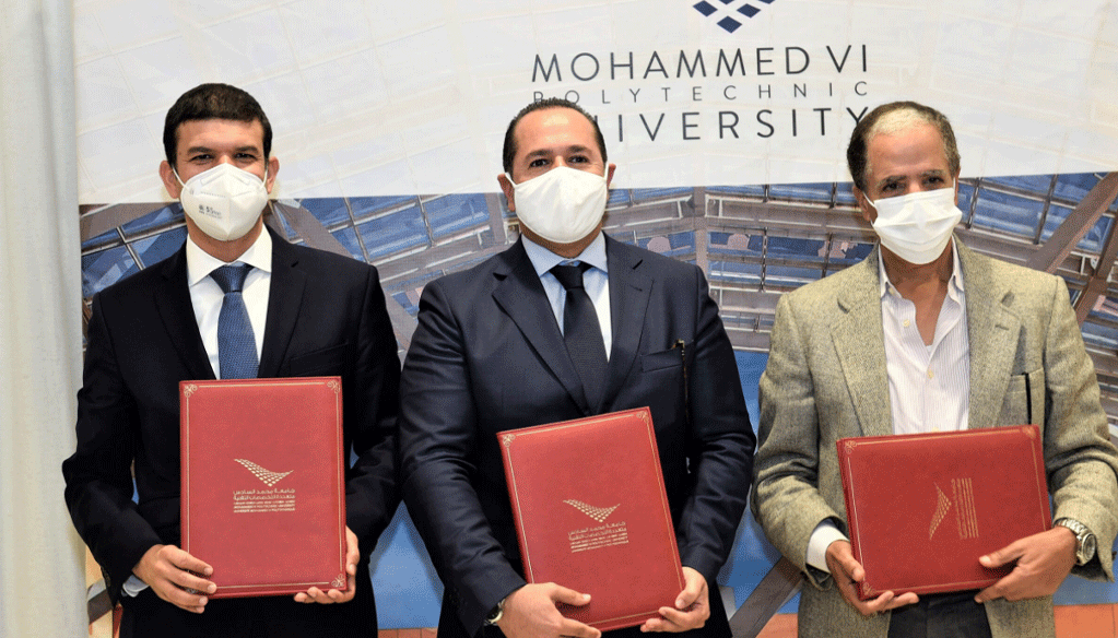 Hydrogène vert: Naissance d’une plateforme technologique dédiée à la R&D De gauche à droite: Hicham EL HABTI Président de l’UM6P,Badr IKKEN Directeur Général de l’IRESEN, et Abdelaziz EL MALLAH, Directeur Exécutif Industriel du groupe OCP
