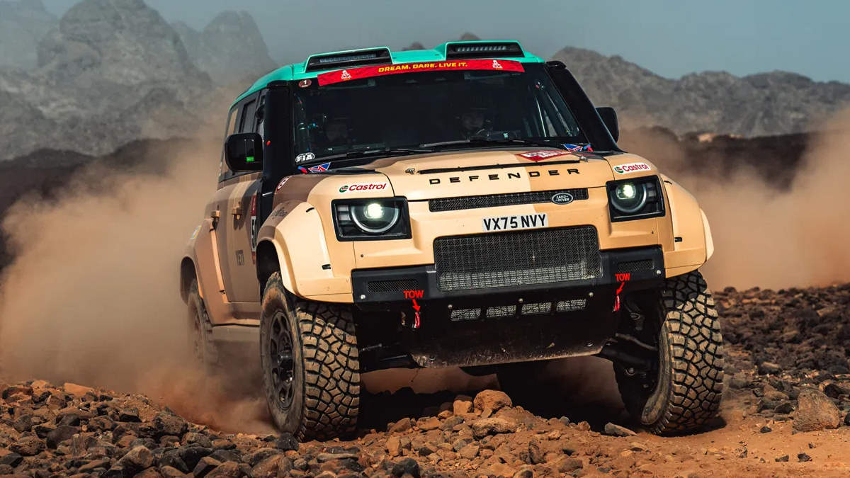 Le désert a un nouveau maître : L’odyssée du Defender D7X-R au Dakar Le Land Rover Defender D7X-R signe un début historique au Dakar 2026 avec une motorisation hybride révolutionnaire