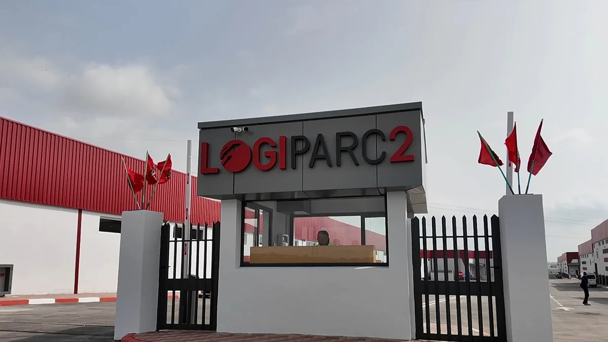 25 000 mètres carrés de souveraineté : l’offensive à 200 millions du Logiparc 2 ntrée du parc industriel Logiparc 2 à Bouskoura, Maroc, un complexe moderne de 25 000 m² couvert développé par le groupe Tijara Développement pour plus de 200 MDH | L'Essentiel.ma